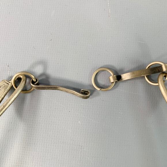 VINTAGE Silver Embossed Metal Floral Necklace - Picture 4 of 4